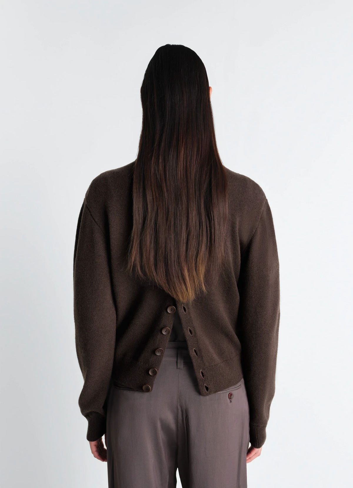 PULL BOUTONNÉ RÉVERSIBLE EN LAINE ET CACHEMIRE