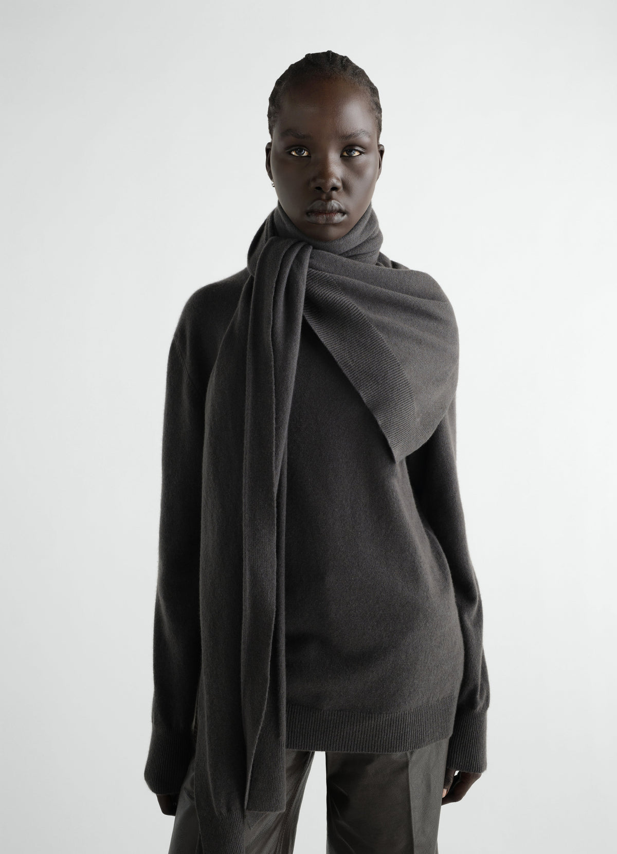 TURTLE NECK SWEATER IN CASHMERE