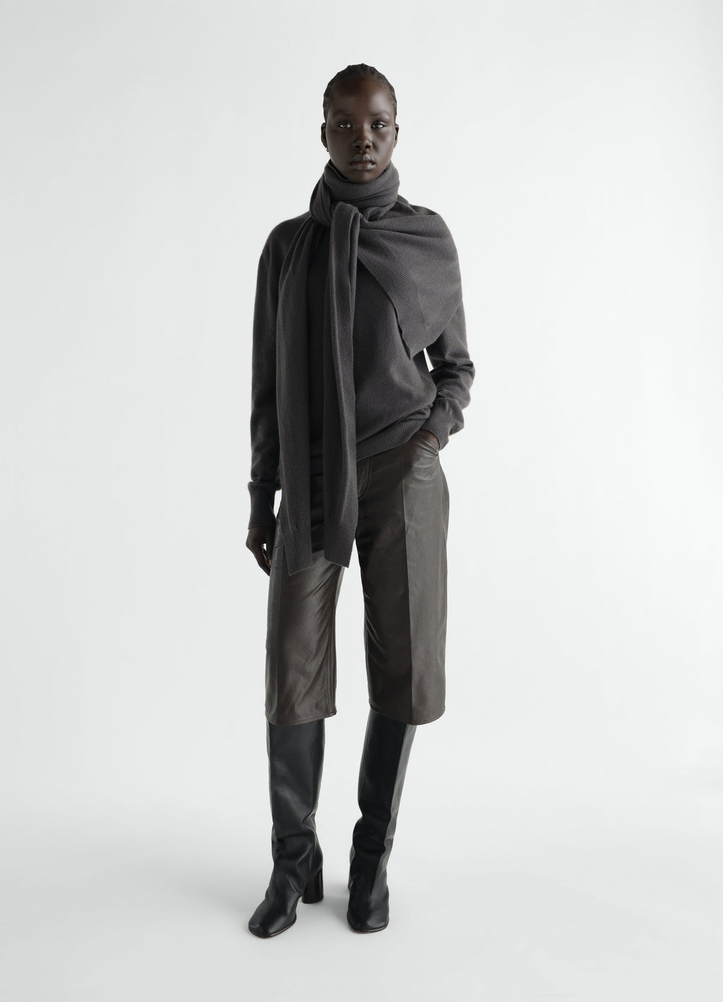 TURTLE NECK SWEATER IN CASHMERE