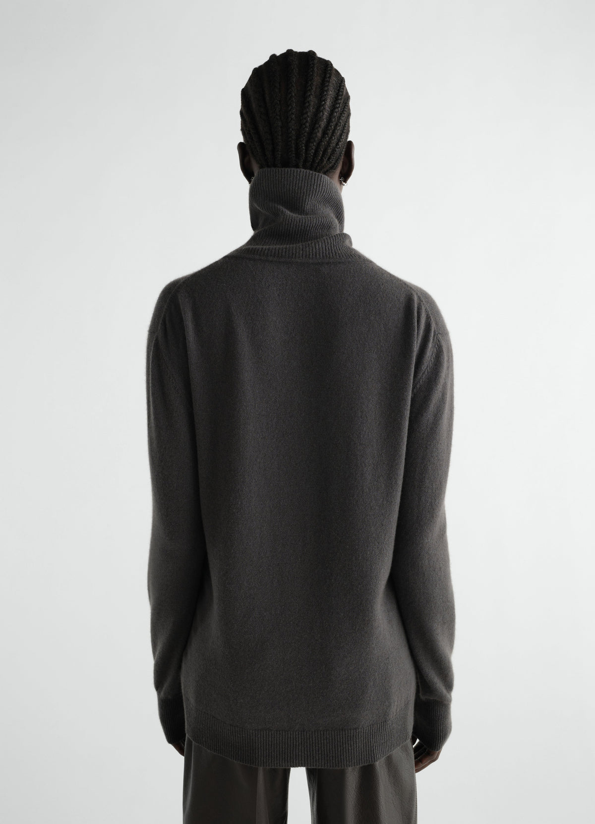 TURTLE NECK SWEATER IN CASHMERE