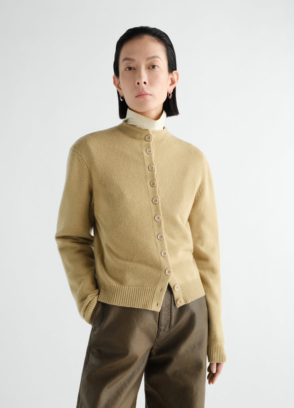 PULL BOUTONNÉ RÉVERSIBLE EN CACHEMIRE
