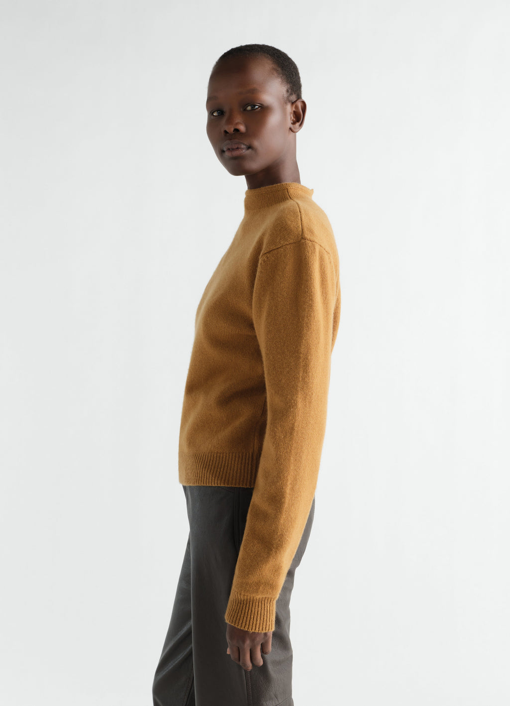 PULL BOUTONNÉ RÉVERSIBLE EN CACHEMIRE