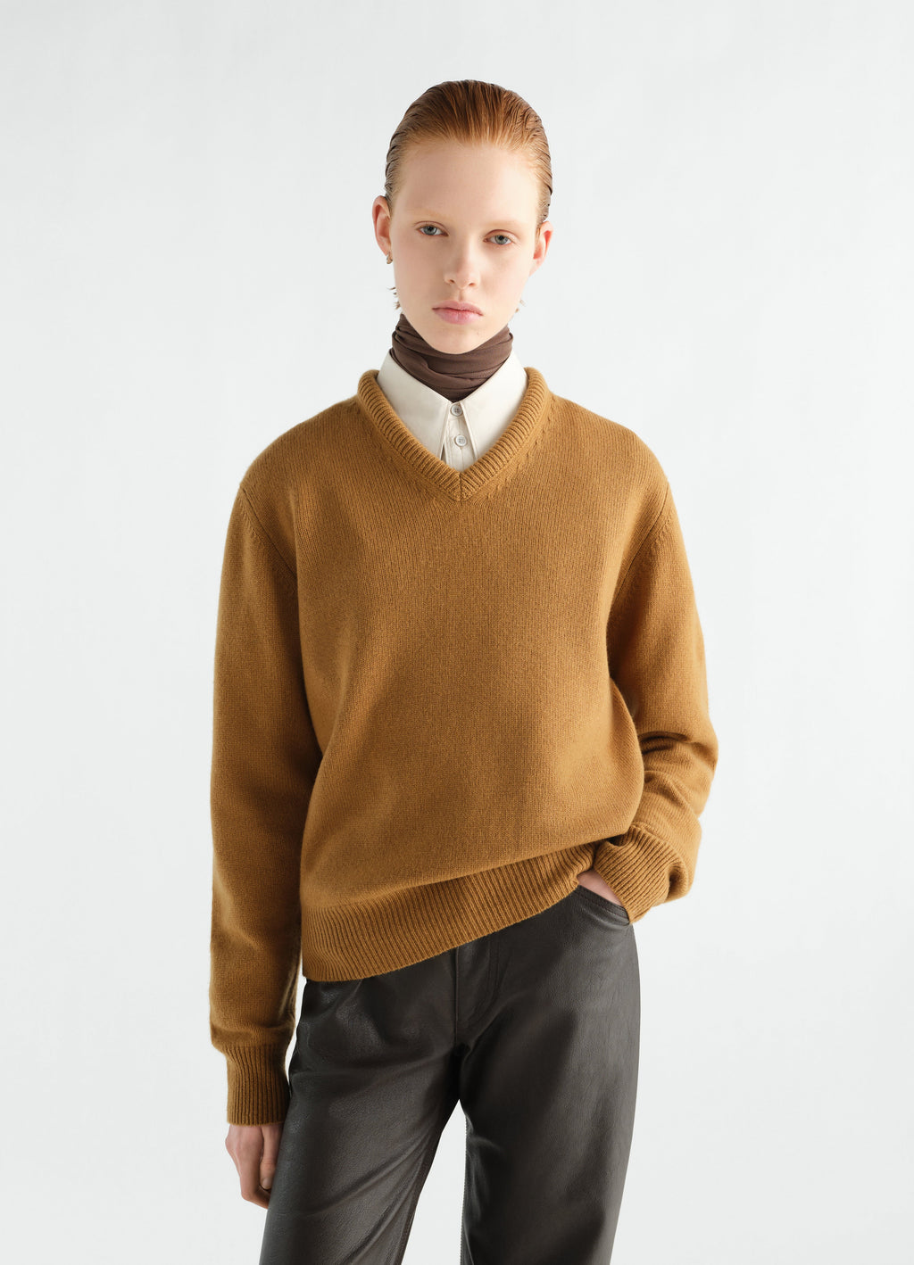 V-NECK SWEATER IN CASHMERE
