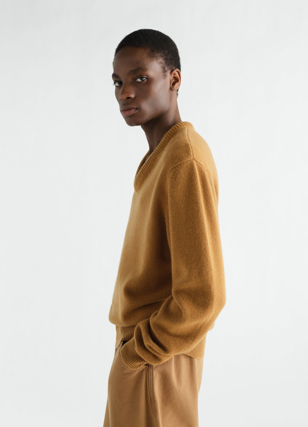 V-NECK SWEATER IN CASHMERE