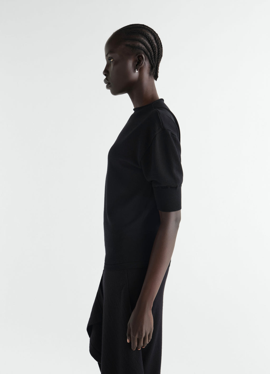 SHORT SLEEVE SWEATER IN FINE MERINO WOOL