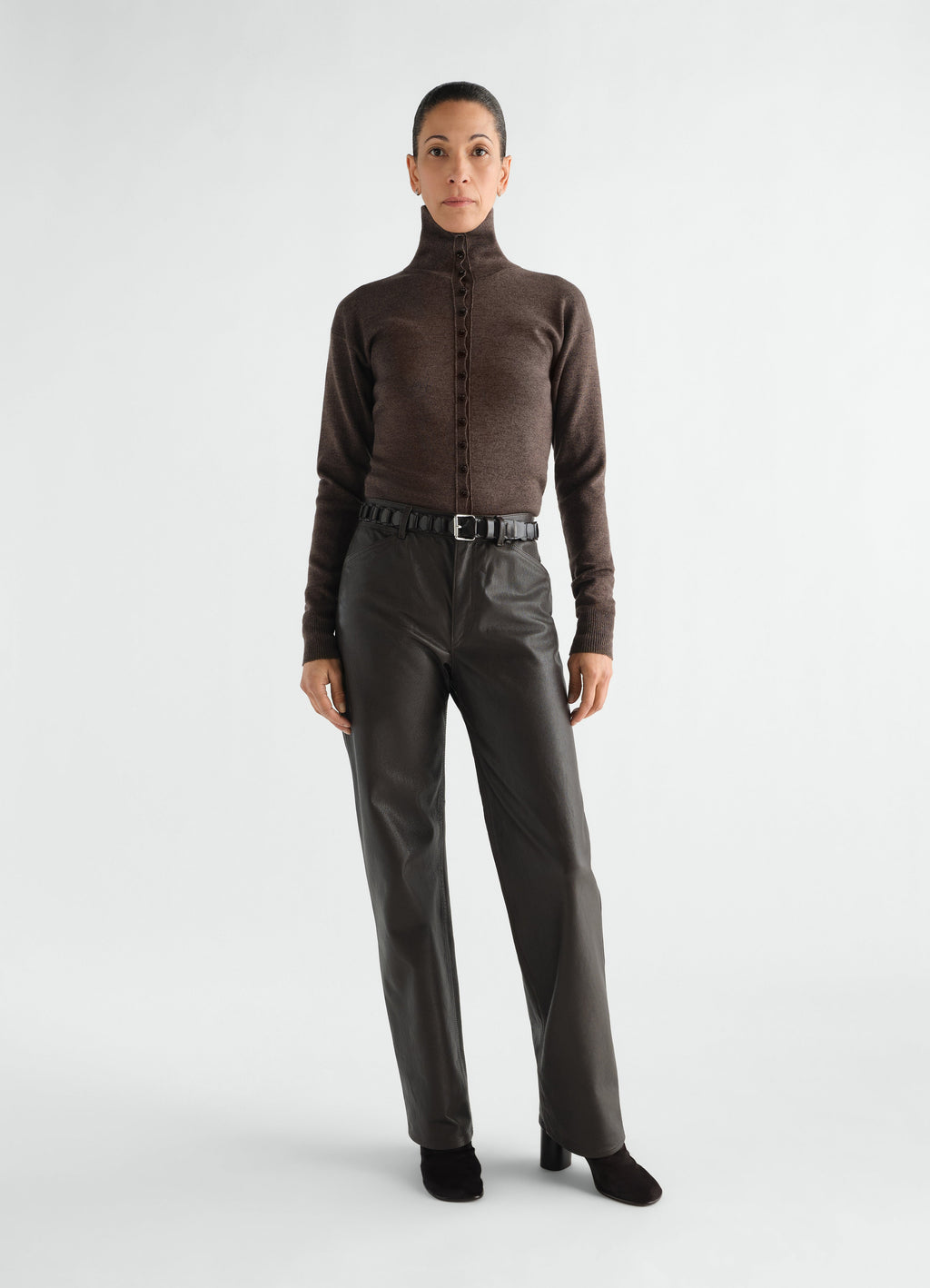 BUTTONED TOP IN FINE MERINO WOOL