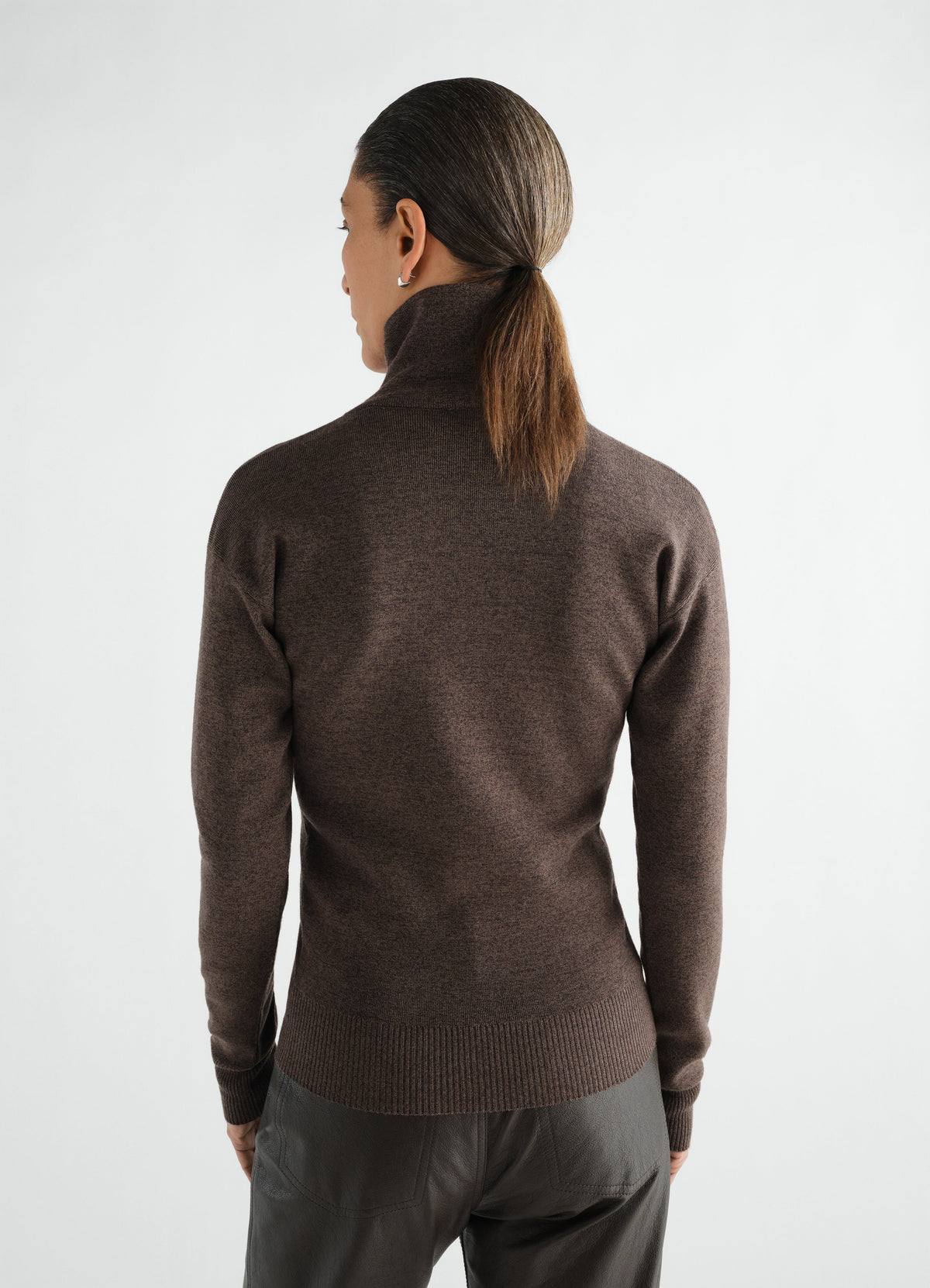 BUTTONED TOP IN FINE MERINO WOOL