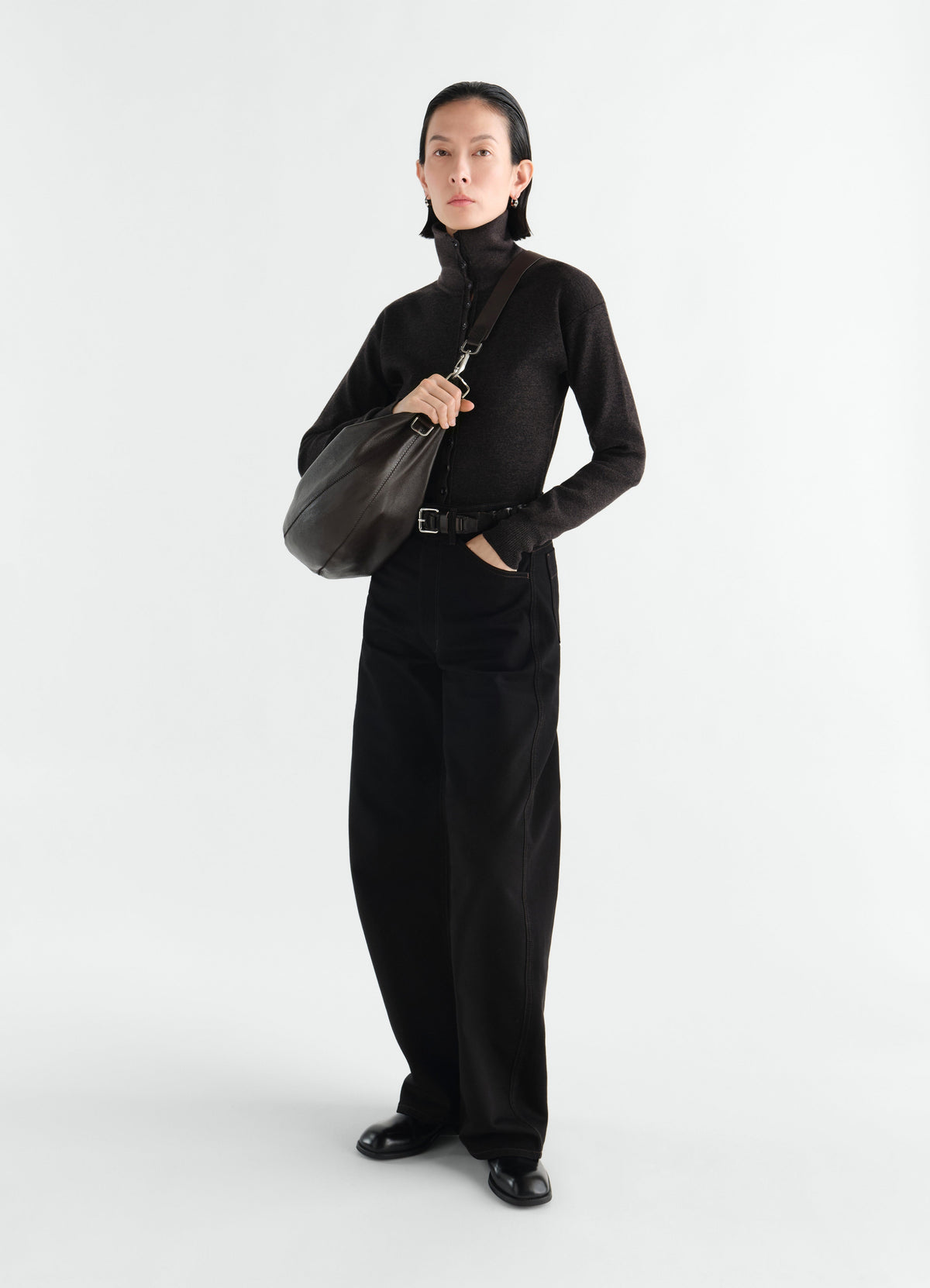 BUTTONED TOP IN FINE MERINO WOOL