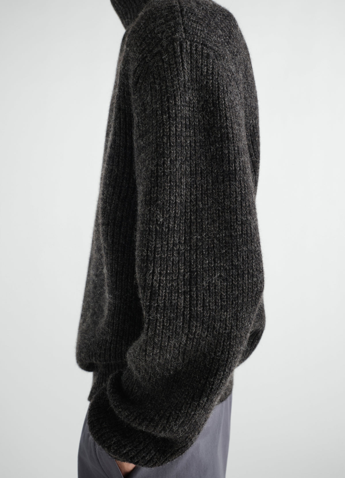 HIGH NECK SWEATER IN YAK ALPACA