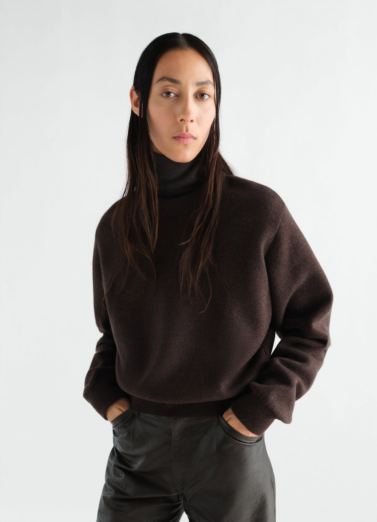 SHORT SWEATSHIRT IN FELTED MERINO WOOL