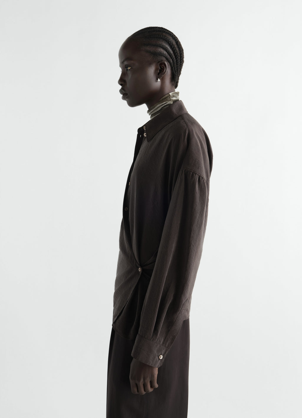 STRAIGHT COLLAR TWISTED SHIRT IN DRY SILK