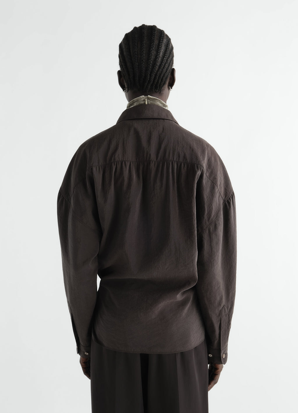 STRAIGHT COLLAR TWISTED SHIRT IN DRY SILK