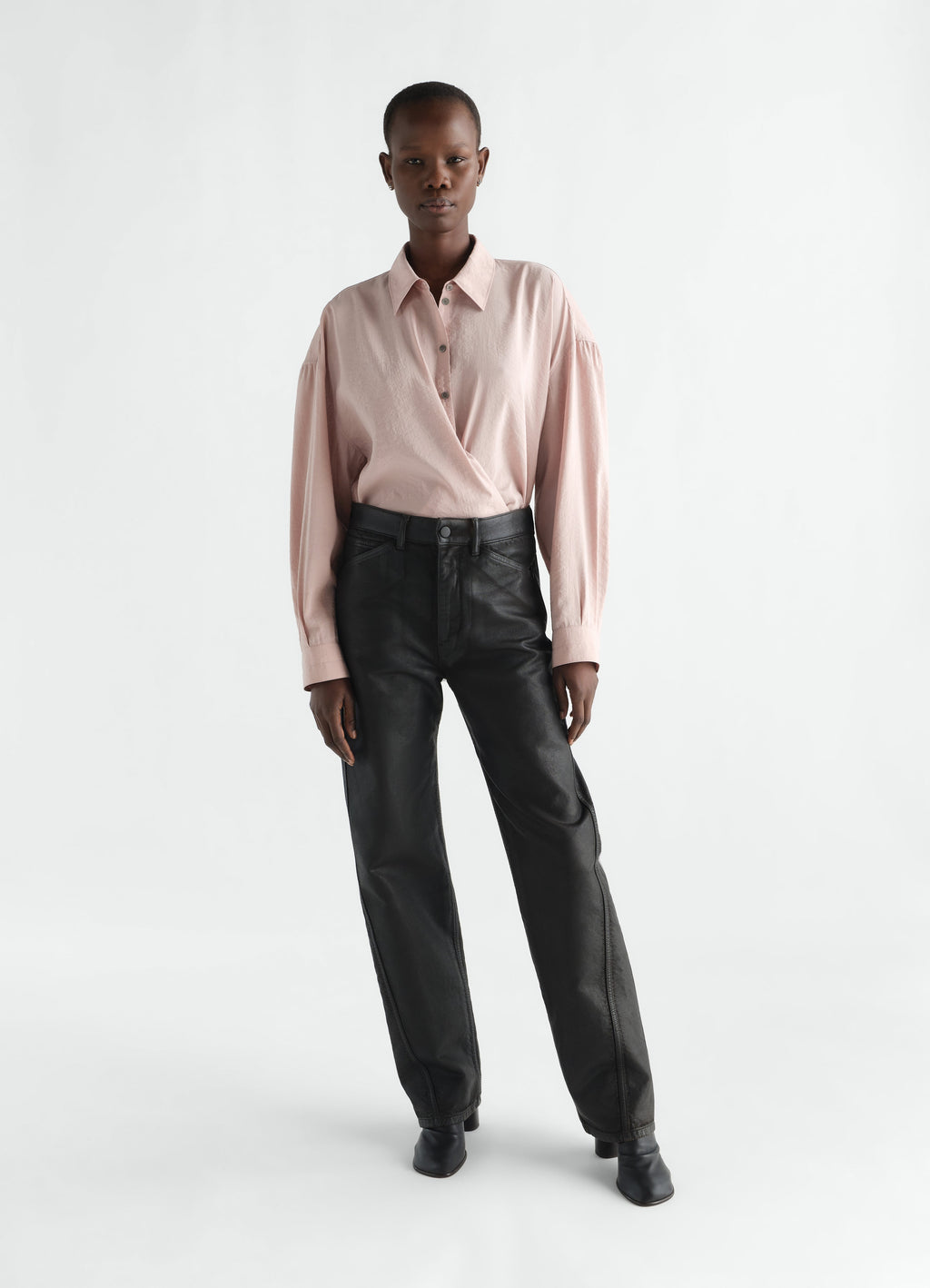 CHEMISE À COL DROIT ET TORSADÉ EN SOIE SÈCHE
