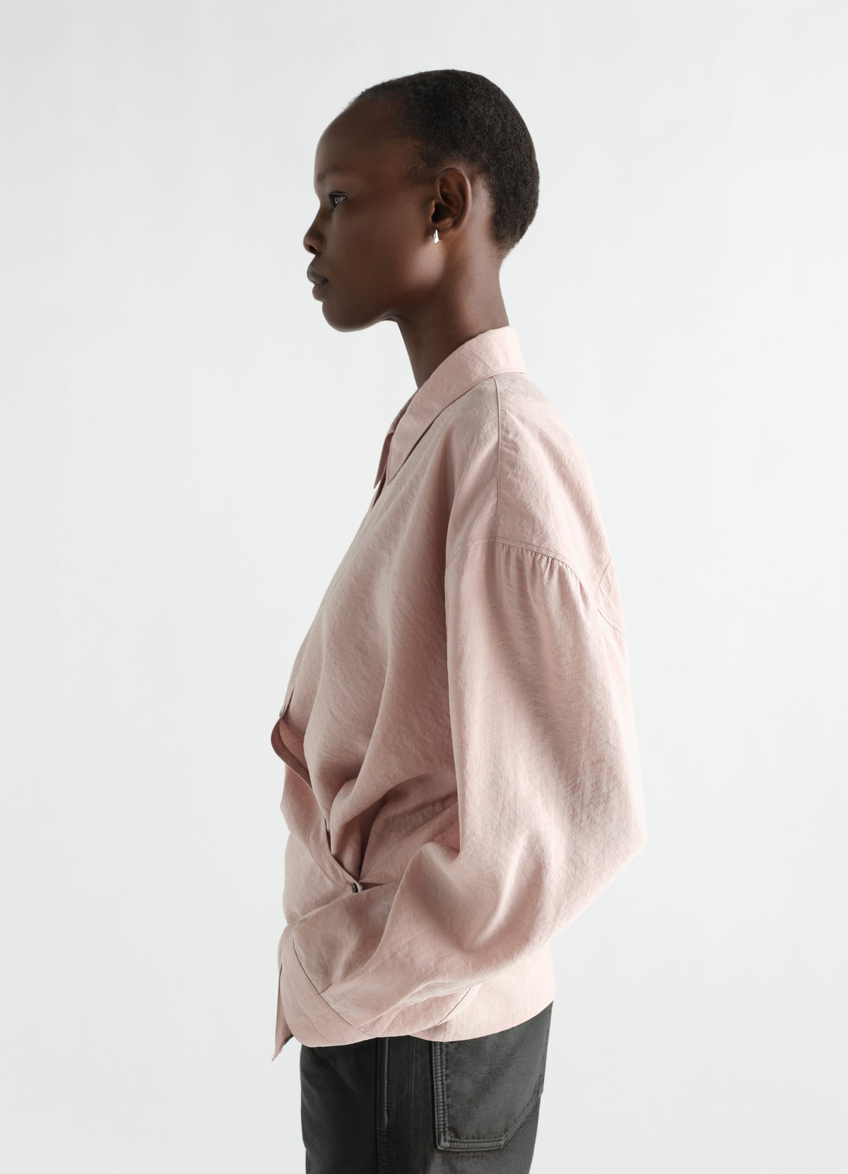 STRAIGHT COLLAR TWISTED SHIRT IN DRY SILK