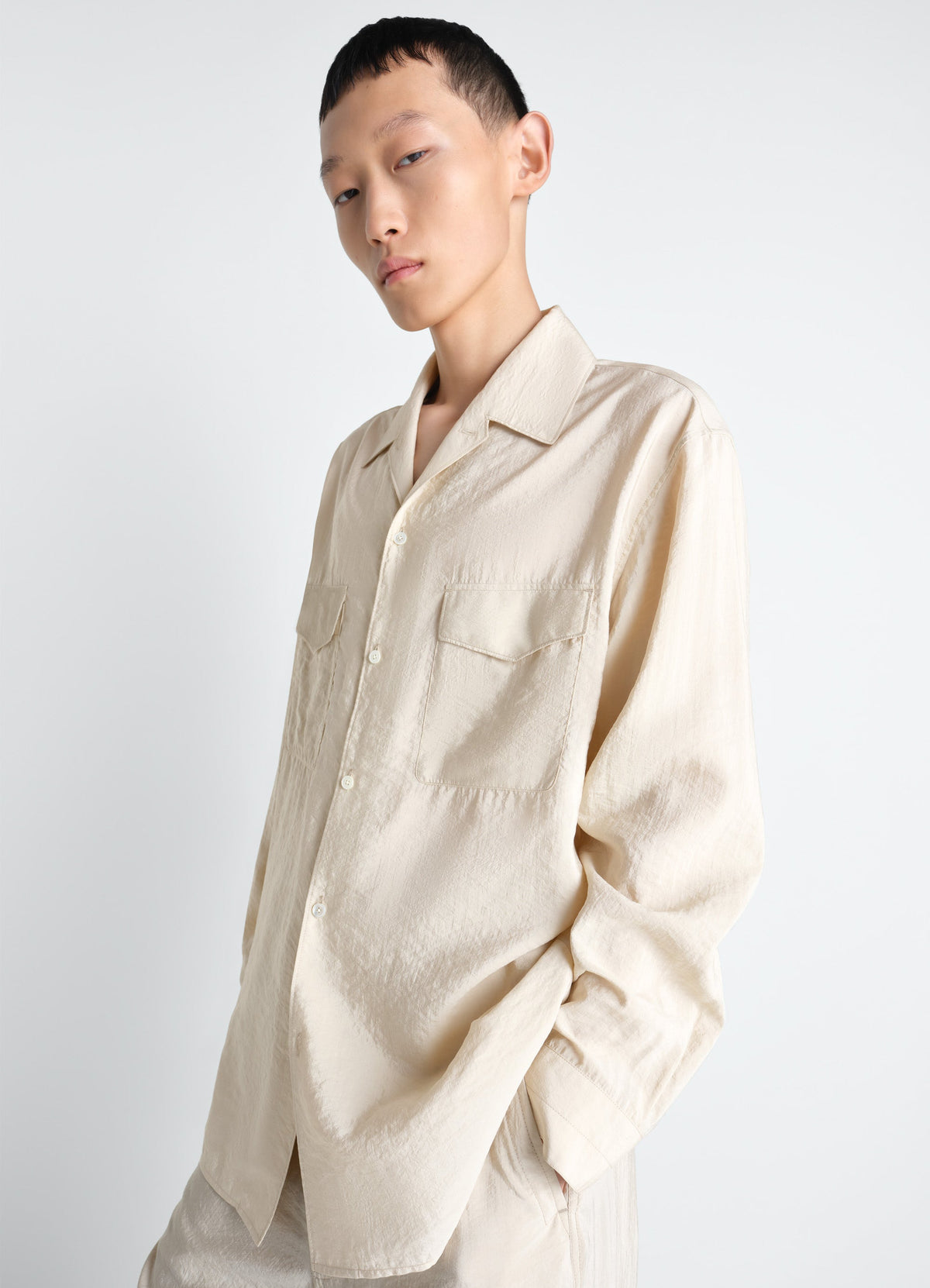 CHEMISE À COL CONVERTIBLE EN SOIE SÈCHE