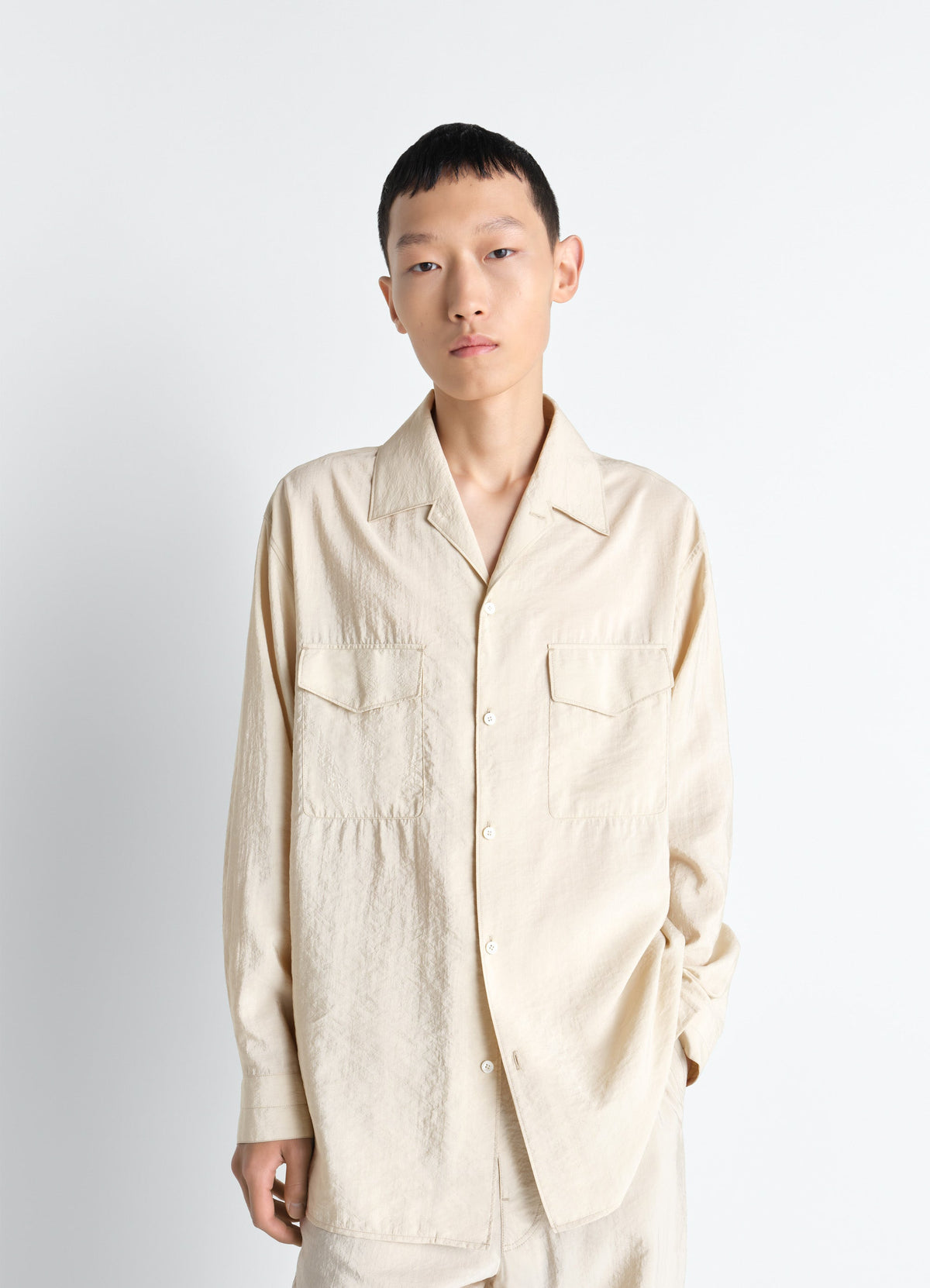 CHEMISE À COL CONVERTIBLE EN SOIE SÈCHE
