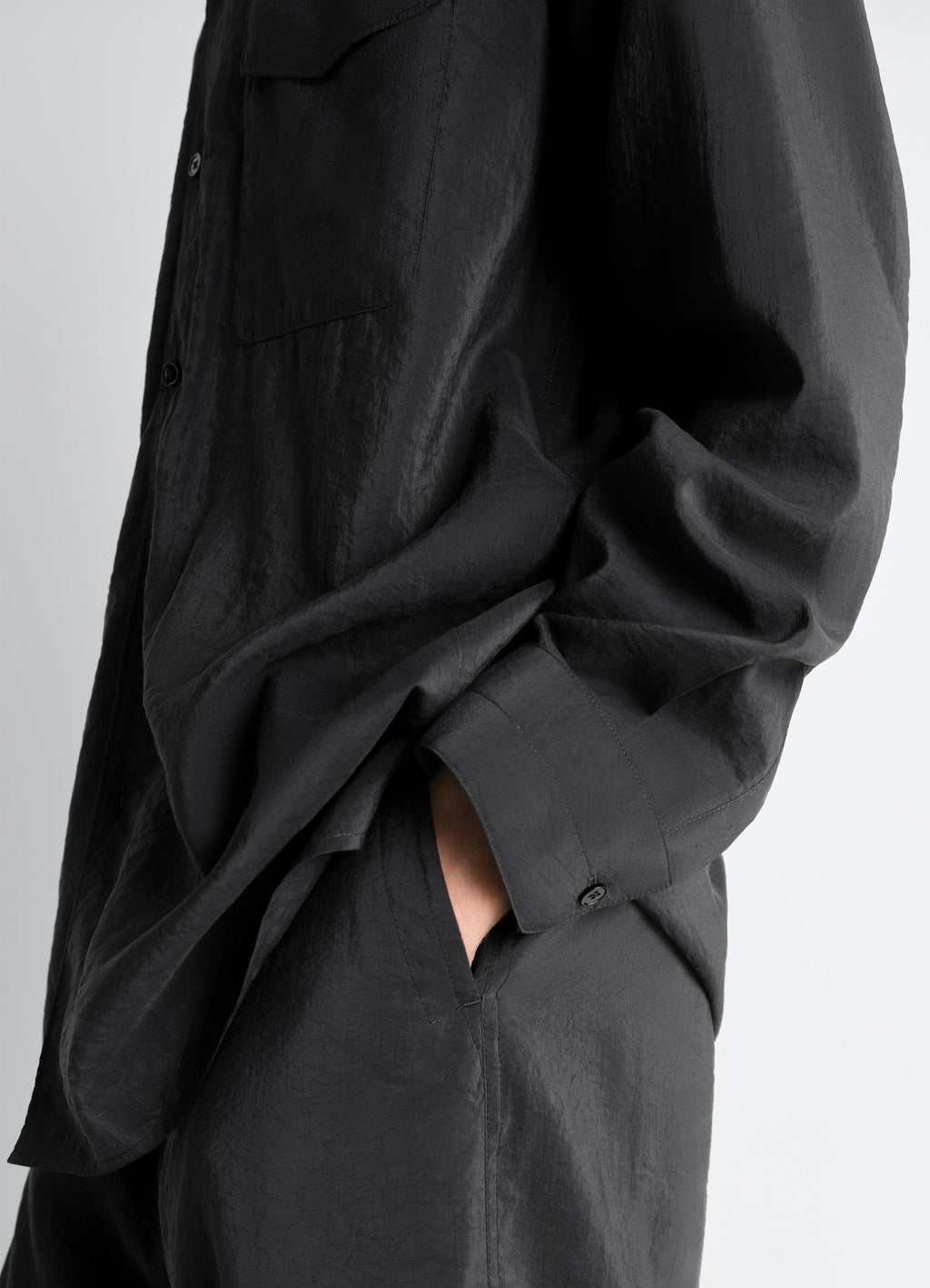 CHEMISE À COL CONVERTIBLE EN SOIE SÈCHE