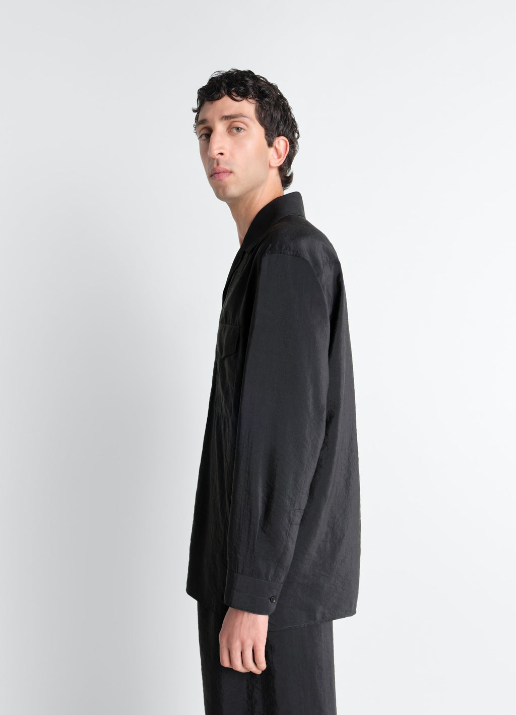 CHEMISE À COL CONVERTIBLE EN SOIE SÈCHE