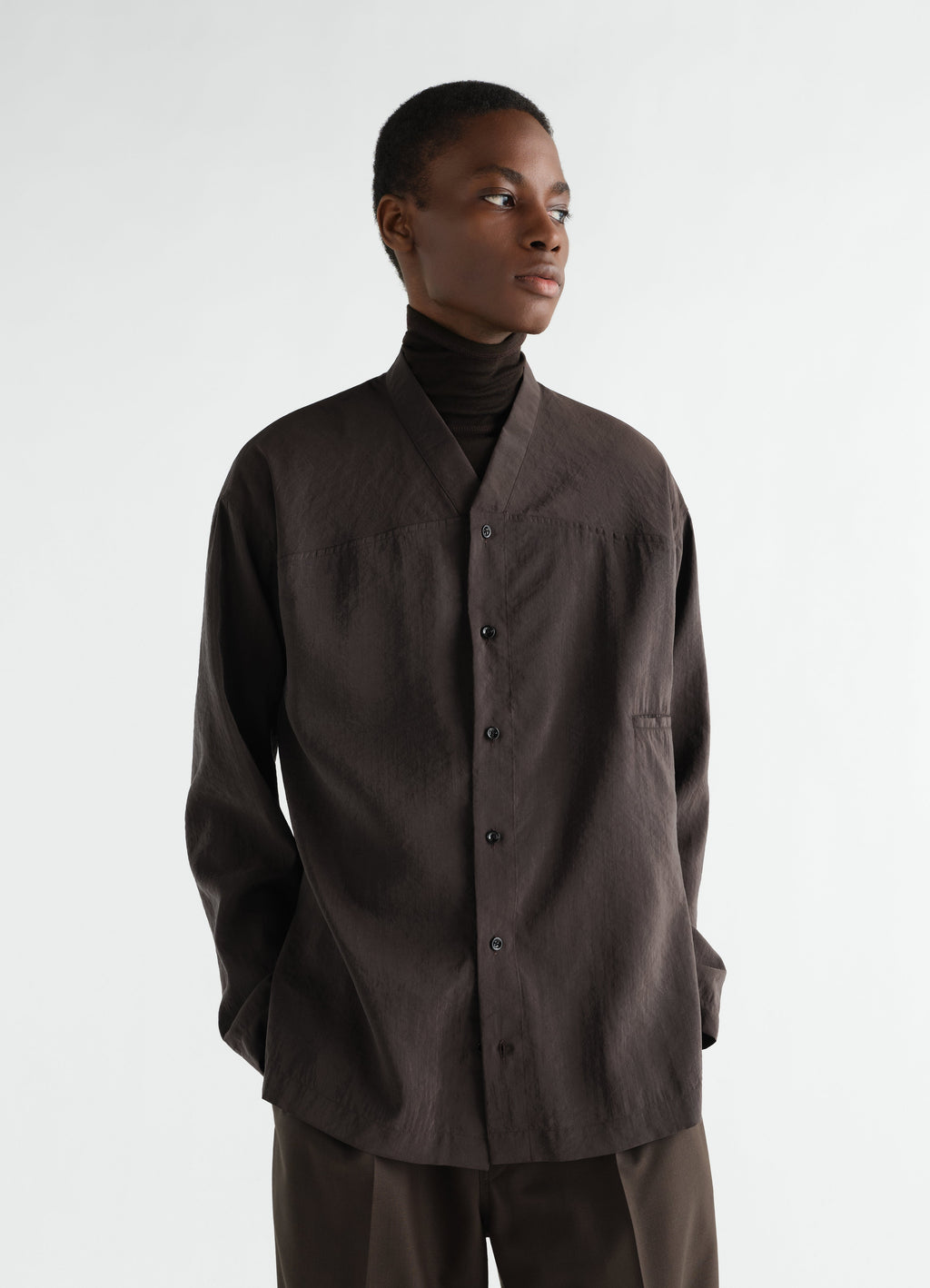 CHEMISE À COL EN V EN SOIE DRY