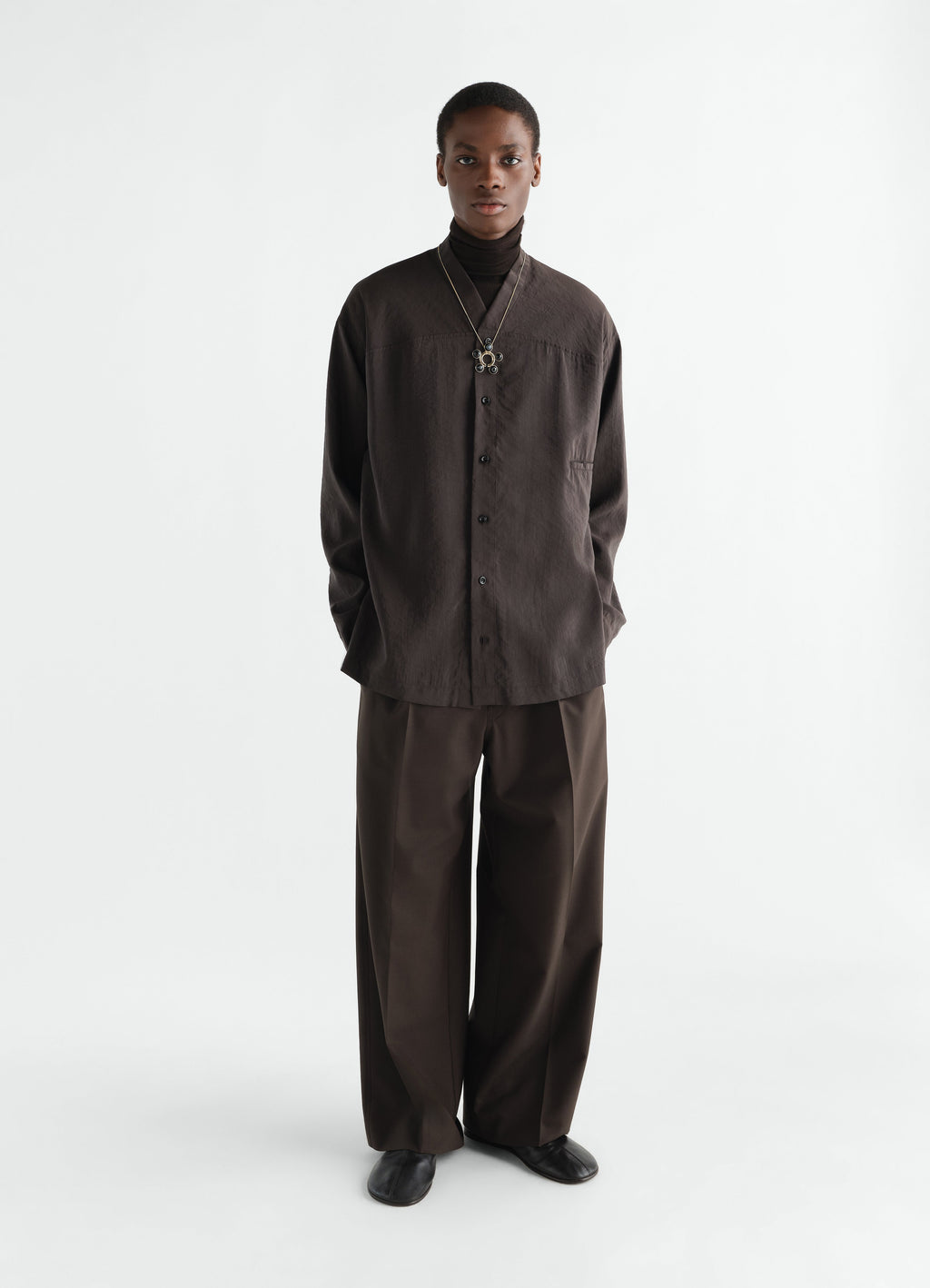 CHEMISE À COL EN V EN SOIE DRY