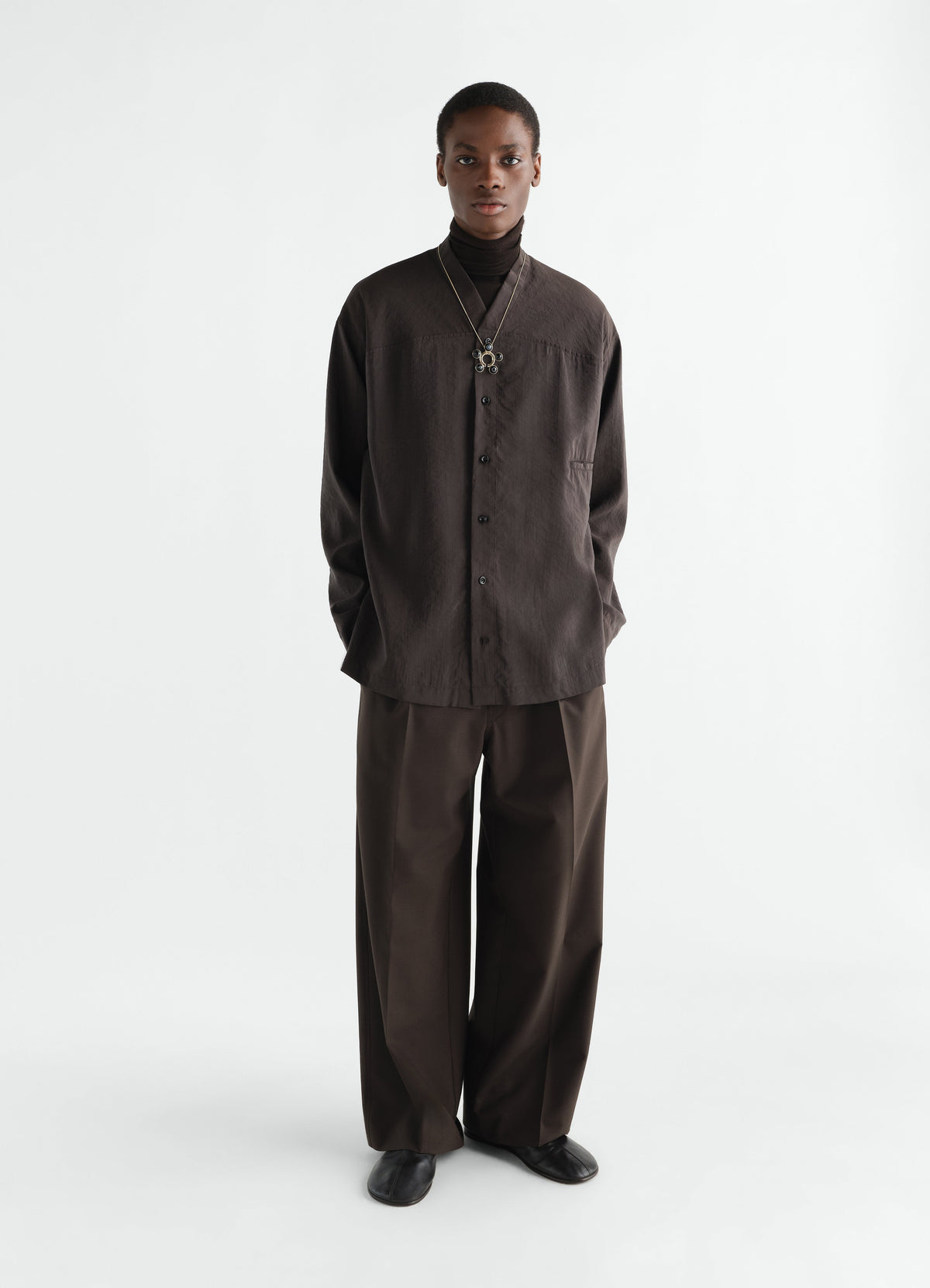 CHEMISE À COL EN V EN SOIE DRY