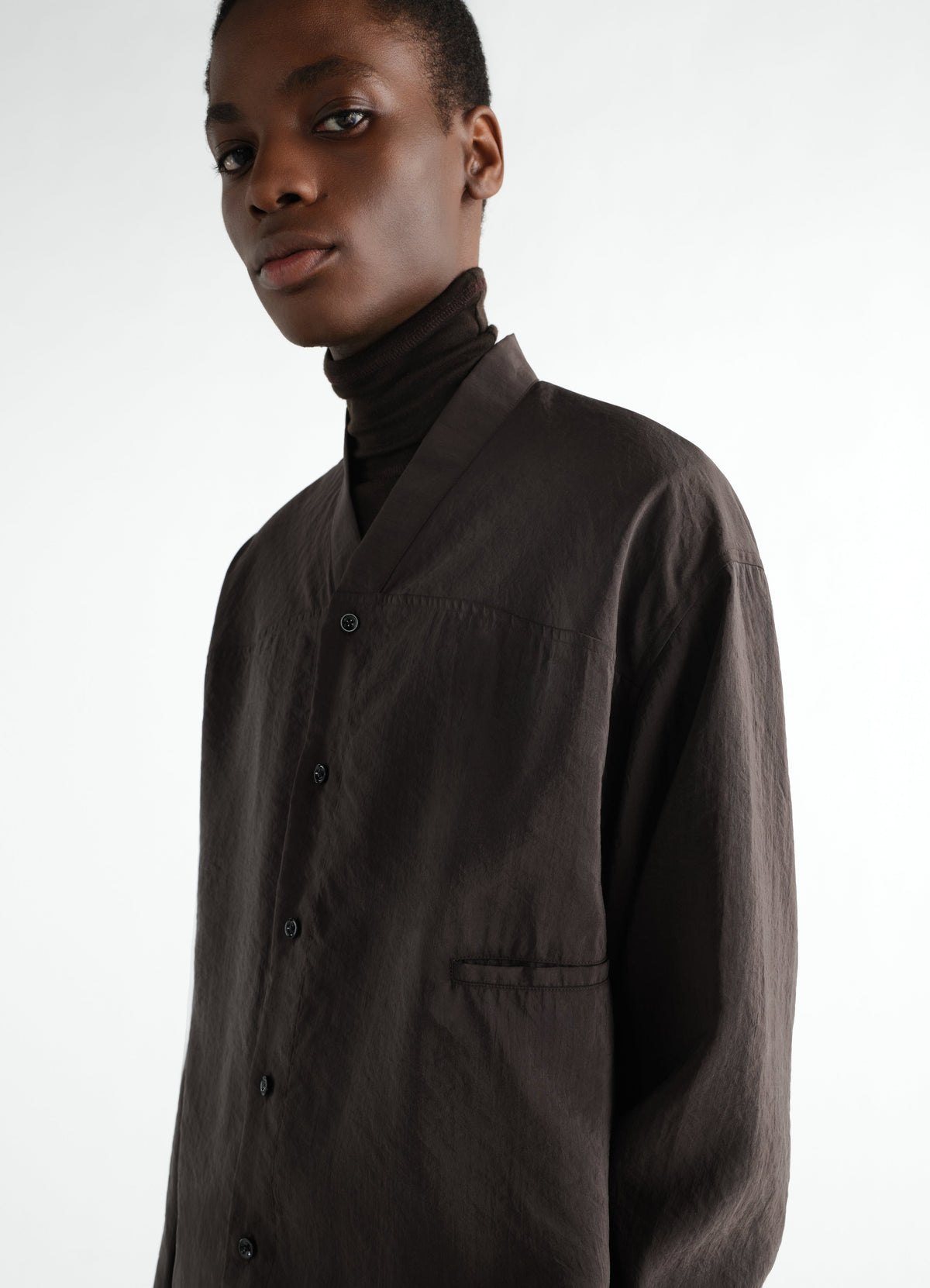CHEMISE À COL EN V EN SOIE DRY