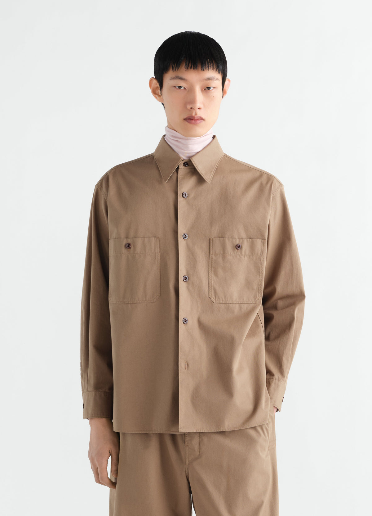 CHEMISE À DEUX POCHES EN SERGÉ DE COTON LÉGER