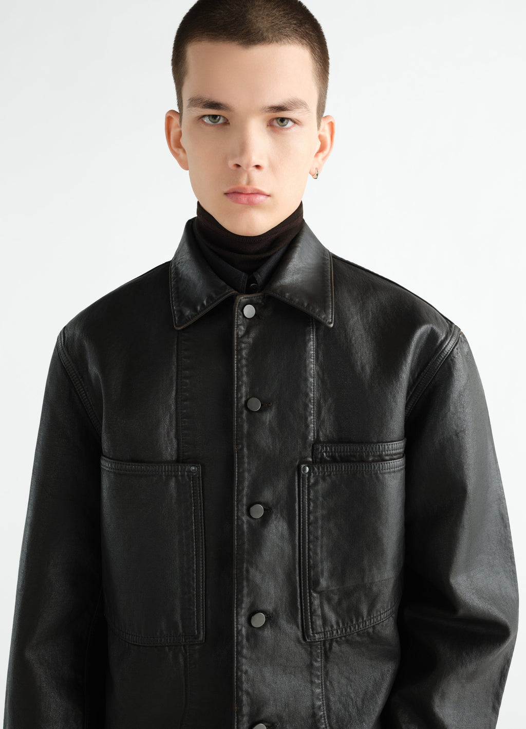 WORKWEAR OVERSHIRT IN COATED DENIM
