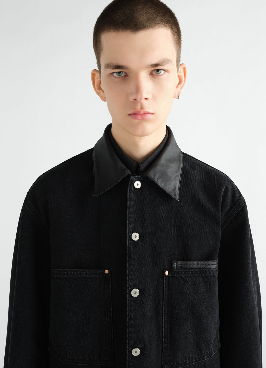 WORKWEAR OVERSHIRT WITH LEATHER COLLAR IN BLACK SELVEDGE DENIM