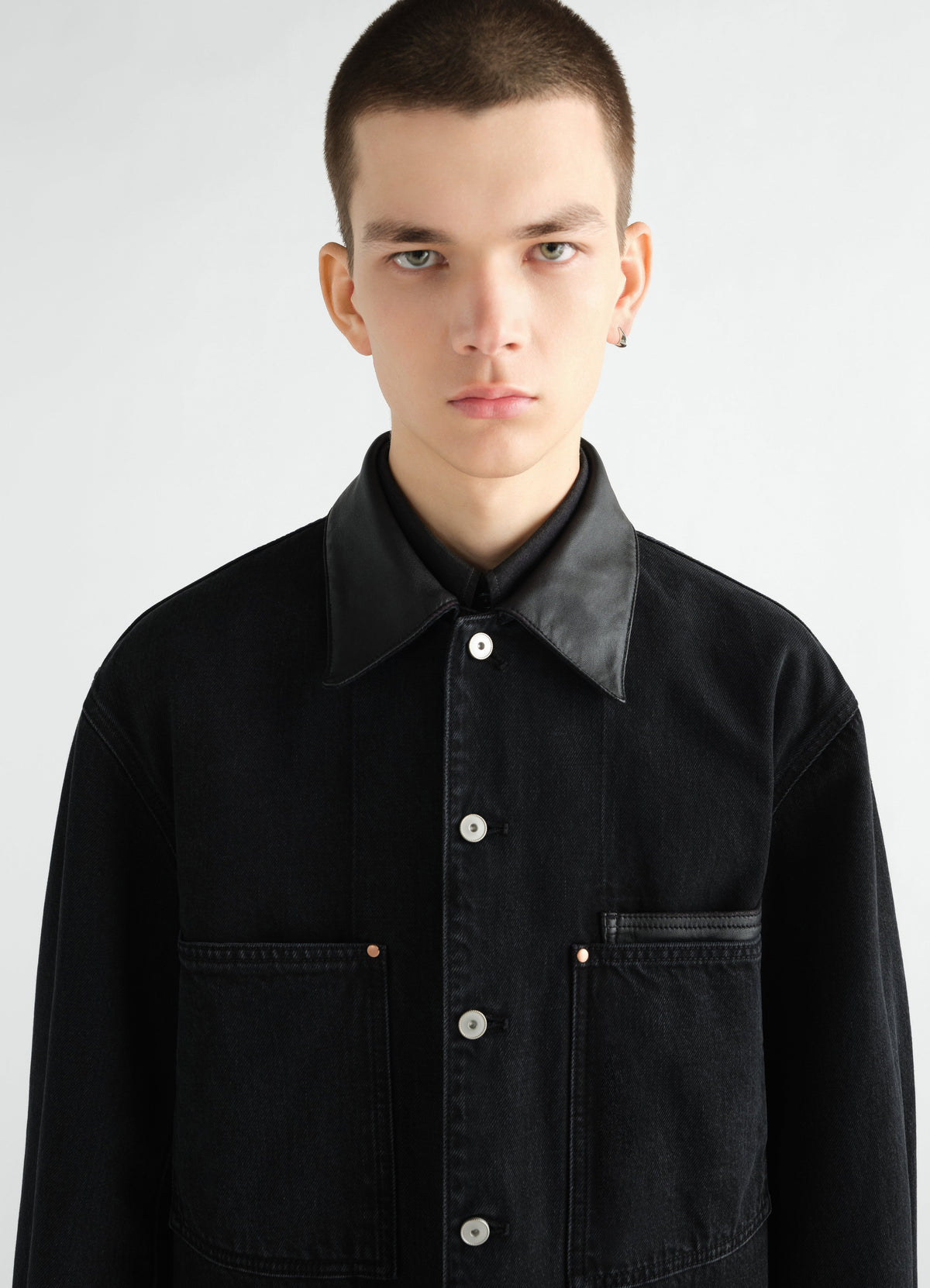 WORKWEAR OVERSHIRT WITH LEATHER COLLAR IN BLACK SELVEDGE DENIM