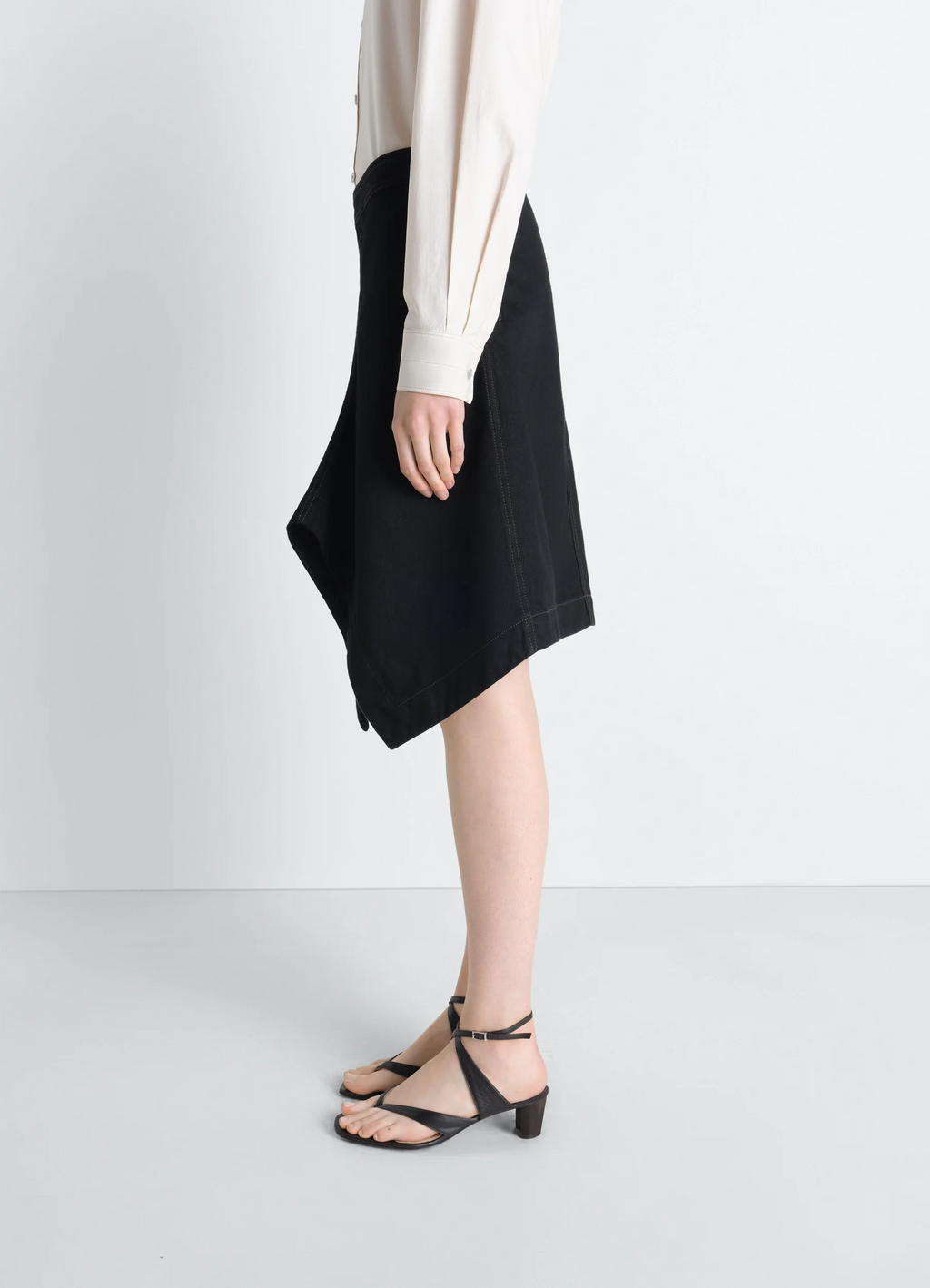 JUPE ASYMÉTRIQUE EN JEAN