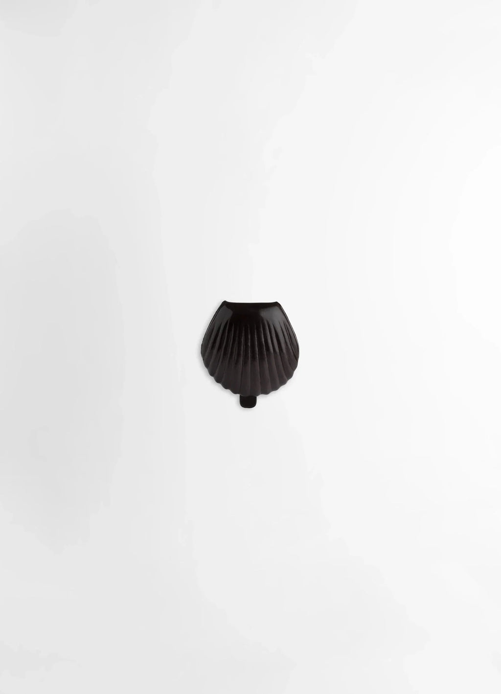 CARLOS PEÑAFIEL SHELL COIN PURSE IN PATINA LEATHER