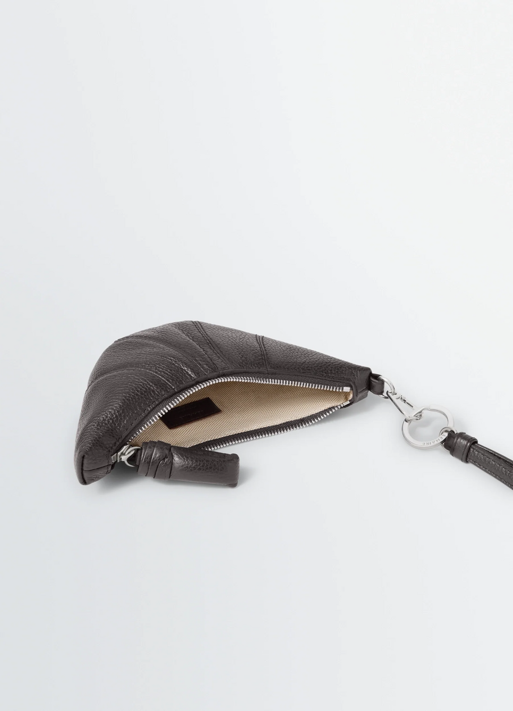 PORTE-MONNAIE CROISSANT À PORTER EN BANDOULIÈRE EN CUIR GRAINÉ SOUPLE