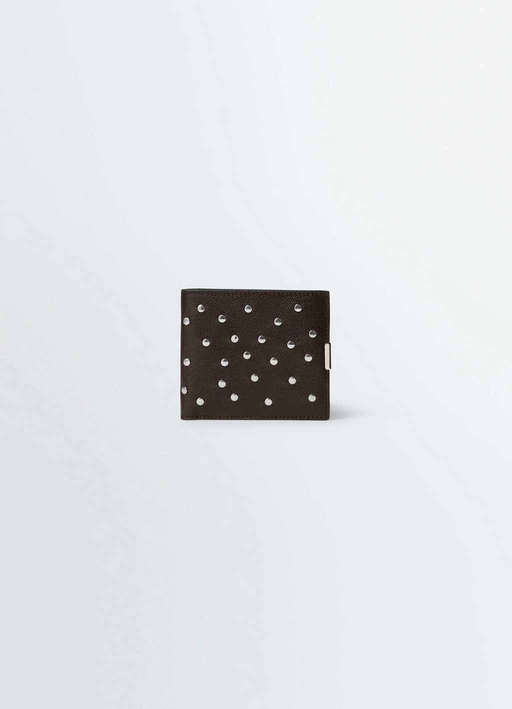 PORTEFEUILLE BIFOLD À CLOUS ET POIS EN CUIR DE BUFFLE GRAINÉ