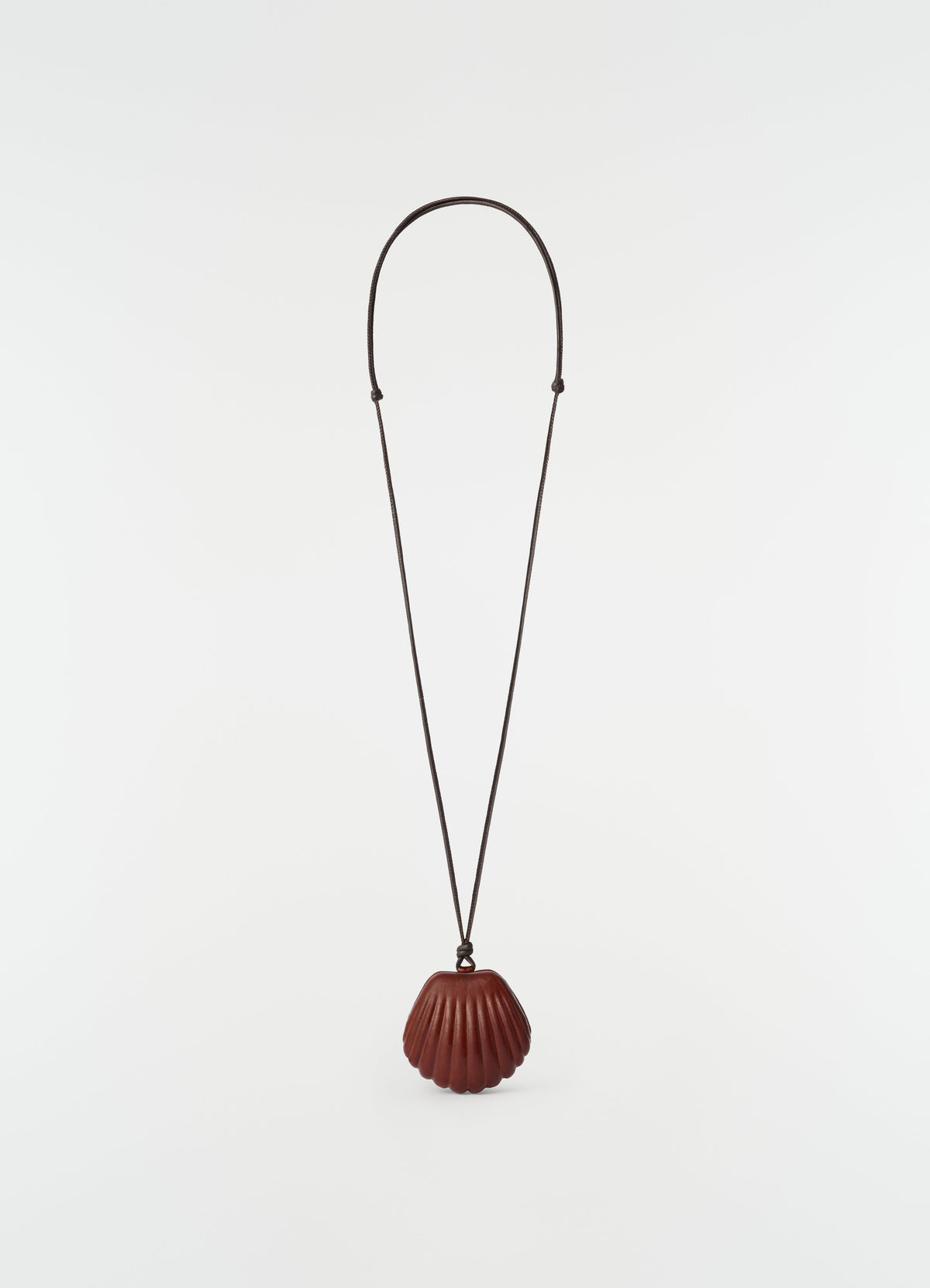 CARLOS SHELL MIRROR NECKLACE IN BABY CALFSKIN LEATHER