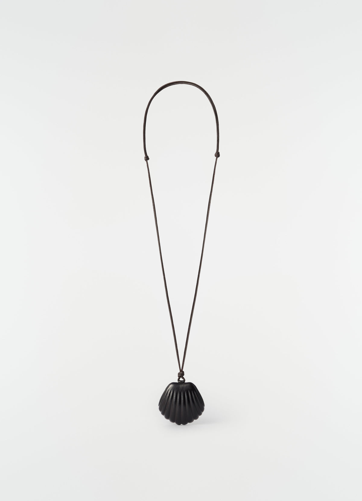 CARLOS SHELL MIRROR NECKLACE IN BABY CALFSKIN LEATHER