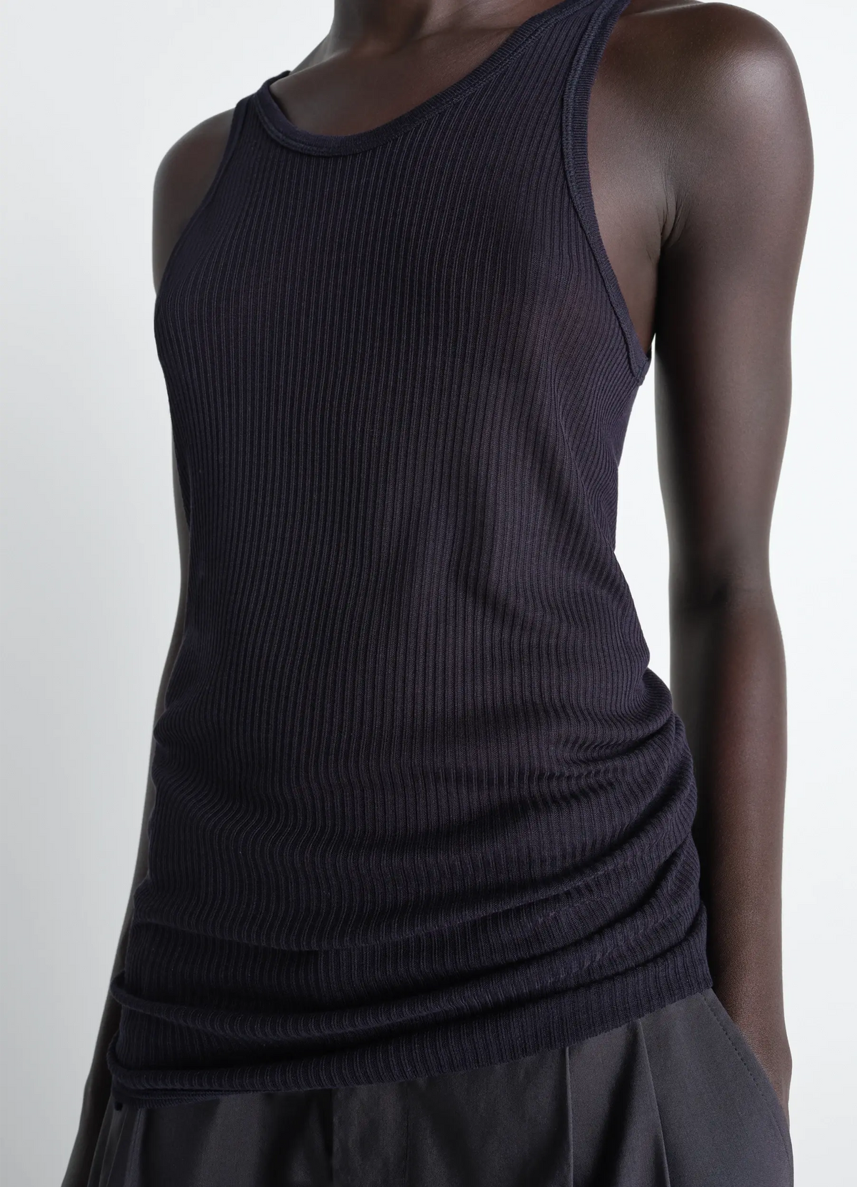 DÉBARDEUR SANS COUTURES EN VISCOSE ET SOIE