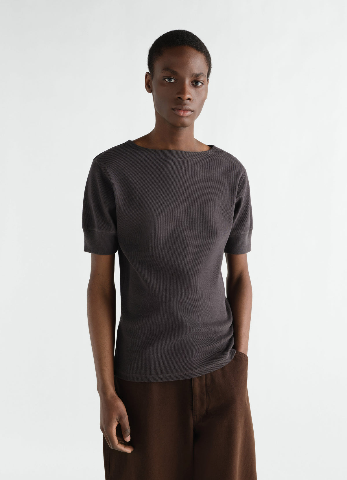 BOAT NECK RIBBED TEE IN COTTON LINEN RIB JERSEY